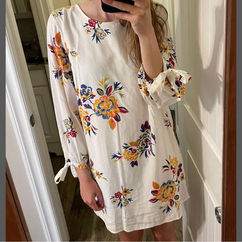 New Floral Tie-Sleeve Shift Dress lined size Medium